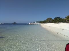 セブ島の北端から船で約３０分、
「フィリピンの隠れた楽園」と言われる マラパスクア島を後にし・・