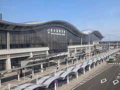 仙台空港、仙台空港駅からターミナルビルへの通路からよく見える。
東北の空の玄関口として規模拡大が続く。