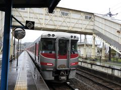 竹野駅　はまかぜ３号。香住まで行きます。播但線と城崎温泉から先が非電化区間なのでディーゼルカーです。