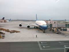 広州白雲空港に前泊して、朝９時半の便でトランジットのホーチミンまで向かいます。写真は空港で見かけたA380 。やっぱり何度見てもでかい。（ちなみにこの飛行機には載っていません・・・）