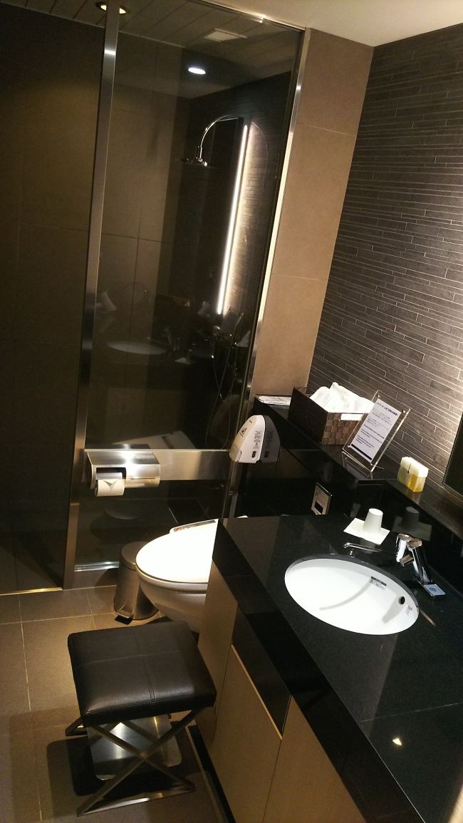 搭乗時刻まで時間があるのでシャワーでリフレッシュです。