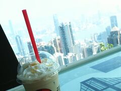 あまりの暑さに、景色を見る前にまずひとやすみ。。。