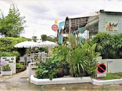 ViVi The Coffee Place

12月05日（水）　　16:20

案の定王宮周りは大渋滞で僅か8km足らずを
1時間以上かかってやっと到着

予約時間の17:30にはまだ少し早いので
ViVi The Coffee Place へ

