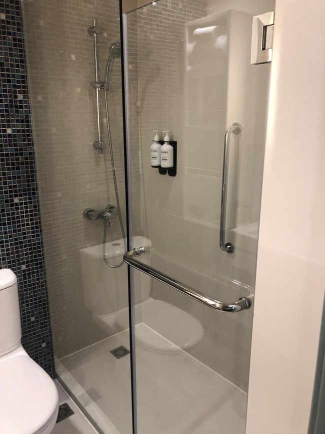 シャワーのみ。<br />申し分なし。