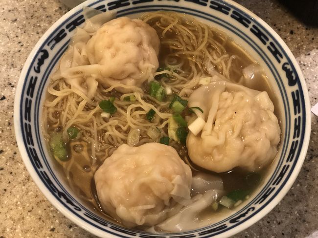 きました～<br />同じメニュー、雲呑麺！<br /><br />私、こっちの方が好みでしたー<br />スープにも少し味があって、麺とからむ感じ。<br /><br />しかも32ドル（約451円）<br />前の店と違うのは、お茶が出てこないくらい。