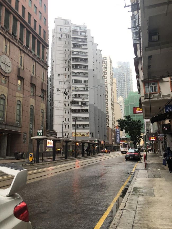 朝。<br /><br />小雨・曇り・傘をさすか迷う程度