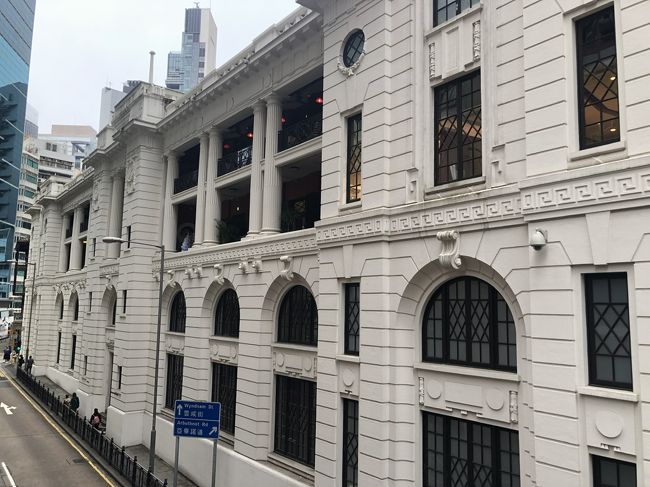 きました<br />大館　Tai Kwun<br /><br />2018年５月にオープンした<br />昔、警察署・裁判所・監獄だった場所を<br />一般公開展示＆アートあふれる商業施設