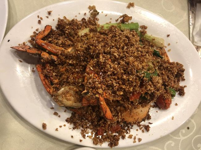 どーん！！<br />急に、蟹w<br /><br />某サイトで知り合った、日本人の女の子と夜ご飯に来ましたー！<br />海鮮レストランとか、1人旅じゃ来れないからねー