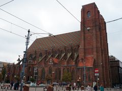 旧市街広場から少し東に歩いたところにあるマリーマグダレナ教会。

想像以上に大きくて写真に収める場所を見つけるのに大変でした。