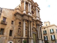 Chiesa Santa Maria Della Pietà

トッレムッツァ通り