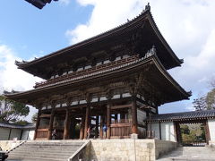 またバスに乗って、京の冬の旅の特別拝観へ。

まずは仁和寺。