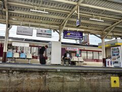 【三重県、松阪へ一路】

途中に、あの有名な「津」の駅も見ることができました。

......こんなところにあったんですね........

写真は、もう松坂駅だけど.......