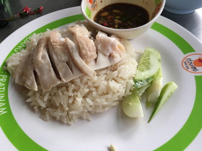 緑の方が鶏肉固めです。<br />