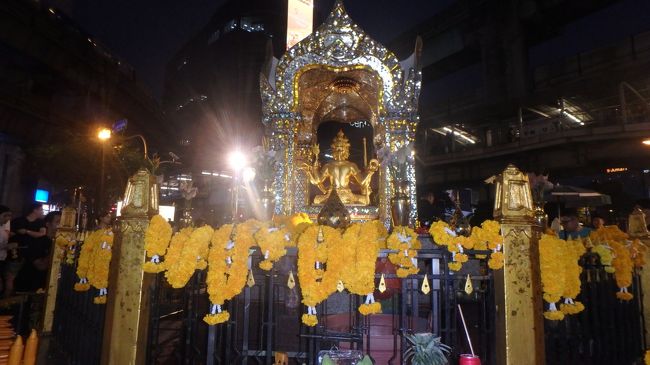 ※　妻の願いが叶った為、エラワンの祠に踊りを奉納しにバンコクへ再訪する事になります。