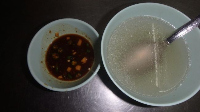 スープとたれ。<br />スープもピンクの方が舌に合いました。