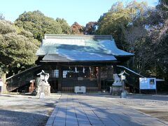 8時過ぎにチェックアウトして、宇都宮二荒山神社にお参り。今日は良いお天気。