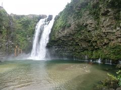 おぉ！
「雄川の滝」です。
NHK大河ドラマ「西郷どん」のオープニングに出てくる滝ですね。

テレビ効果で、この滝が一気に大フィーバーし、ゴールデンウィークは車が大渋滞するほどの観光客が訪れたそうです。
テレビってすごいな。