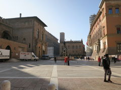 ここは、恐らくネットゥーノ広場。マッジョーレ広場と隣り合わせのようになってるので、何処が、境い目なのか分かりません。