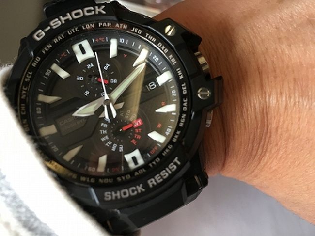 離陸後１時間強。時刻を２時間戻してタイに合わせる