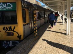 カスカイス駅到着。この電車でカイス・ド・ソドレ駅（リスボン）へ戻ります。カスカイスはリゾート地のようで、夏は観光客でかなり賑わっているようです。夏なら観光してもよかったかも！