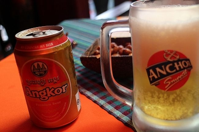 出発前のカンボジア最後の食事をホテルレストランで。