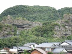 羅漢寺が見えます。
山の上にお寺があり、リフトで登れます。
こんな場所に良くお寺を建てれたと思うのとリフトに乗っている時見える風景が良い。
ここはお勧めの場所。