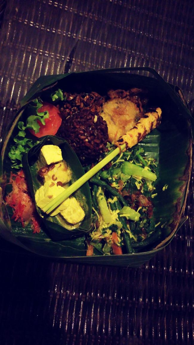 すっかり冷めてしまったけど、晩ご飯でいただきますψ(๑'ڡ'๑)ψ<br /><br />ﾁ───(´-ω-｀)───ﾝ<br /><br />はい、味ないっす。<br /><br />旨みも何もないっす。<br /><br />Ubudiの選択が間違っていたのか、温かいうちに食べなかったのが悪いのか、その日の運なのかわかりませんが...