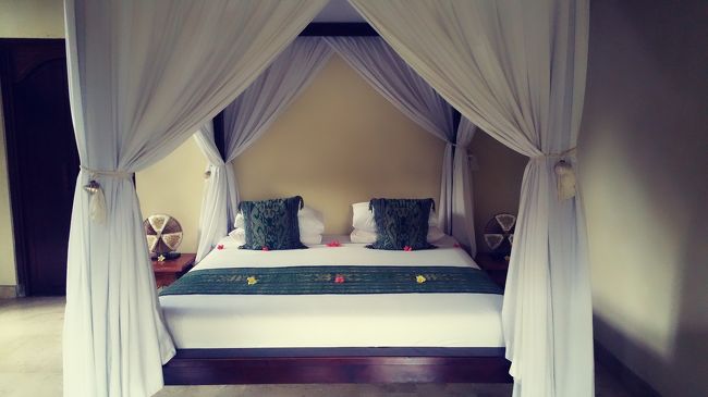 ベッドです。<br /><br />こちらも1人なので半分しか使ってませんｗｗｗ