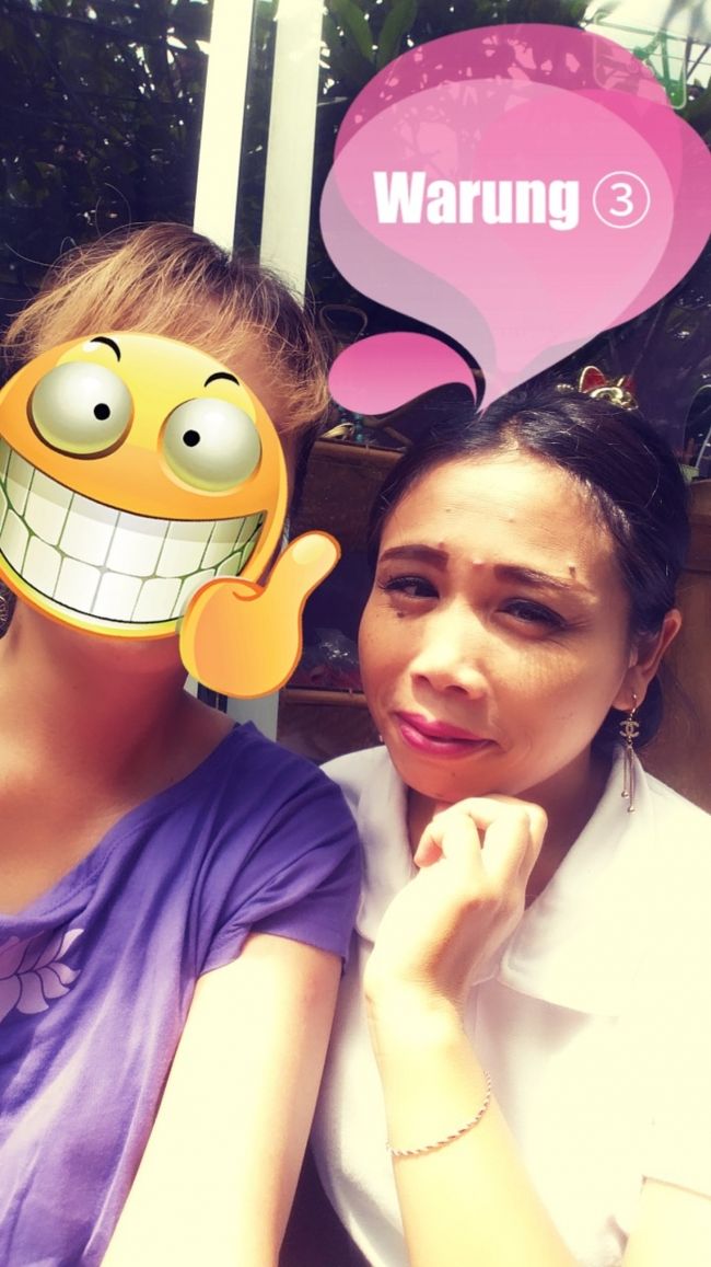 ワヤン③も写真撮ろうと言ってくれて撮りました♪♪<br /><br />Ubudiの着てるTシャツ後前逆だしｗｗｗ<br /><br />どこで気付いたんだっけ??<br /><br />恥ずかしいわ(/ω＼*)