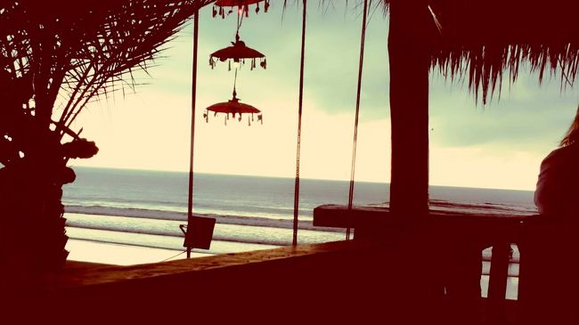 店内から撮ったから海の壮大さが伝わらないけど...<br /><br />本当に眺めるだけの海もとっても素敵でした(ㅅ˘˘)♡*.+゜<br /><br />海は別に...なんて思ってて(｡>ㅅ<｡)💦sorry…