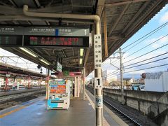 塩尻駅で特急待ち。