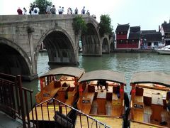 朱家角古鎮の象徴とも言える「民生橋」です。