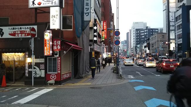 ここは国体道路と呼ばれる通りです。この先に天神があります。