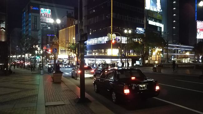 那珂川を渡り、中洲川端駅の近くです。ここを川べりに下っていきましょう。