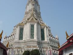 ワット・アルン到着。タイ語で「暁の寺」

