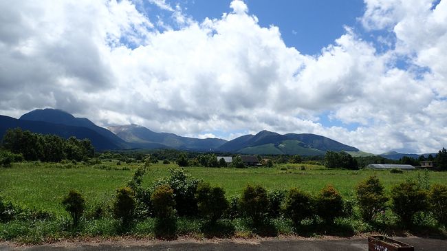 ３泊４日旅行の３日目。<br />黒川温泉を後にして、湯布院に向かいます。<br />天気は快晴。とっても気持ち良いドライブでした。