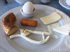 翌朝ホテルで朝食
毎日同じメニューでしたがこの編まれたチーズが美味しくて。
Simitにクリームチーズを塗って食べるのが好きでした。