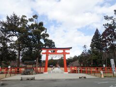 では、上賀茂神社（賀茂別雷神社）へ