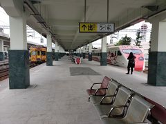 台東駅に到着。
ほんとは池上に直接行ける電車を取りたかったのですが満席で…。

ただ、ホームの逆側のプユマに乗り換えるだけだったので楽ちんでした。