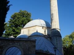 ヘルツェゴヴィナを代表するイスラム建築のカラジョズ・ベゴヴァ・ジャミーヤは1557年にオスマン朝の宮廷建築家ミマール・スィナンによって建てられた。