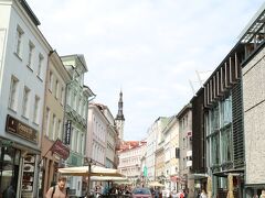 広場までの大きな通り