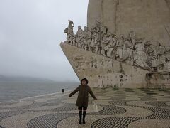 このモニュメント、憧れていたのにな。
こんな天気だとテンション下がる！