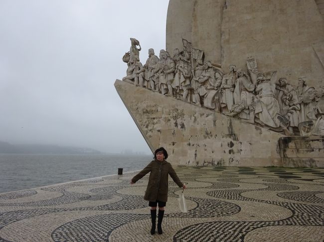 このモニュメント、憧れていたのにな。<br />こんな天気だとテンション下がる！