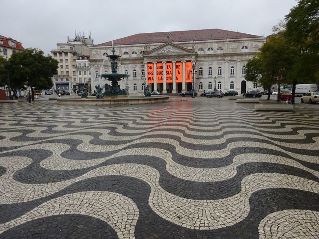 路面電車やメトロと共通の一日乗車券（Viva Viagem Card）<br />を渡されました。