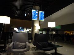 2016年2月11日
おはようございます。朝の5時半くらいかしら・・・・空港です。