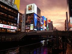 戎橋
他はライトが点いているのにグリコの看板は暗いまま。