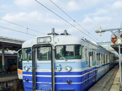 吉田駅に15:24着。
15:39発までには今少し、時間があり、撮り鉄をしている人がチラホラ。
私もって写しました。