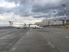 と、ぼーっとしていたら、あっという間にザグレブ国際空港(フラニョ・トゥジマン空港)に到着。

どうやら大半の人たちは、このままドゥブロヴニクに乗り継ぎのようでした。。。