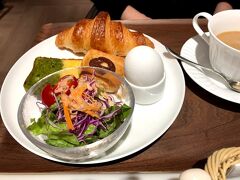 朝食は、伊丹空港中央ブロック2階にある
「ル・パン神戸北野　伊丹空港店」
朝ごはんフェスティバル

