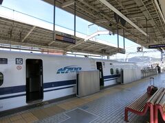２時間ちょっとで京都駅に到着。晴れていますが、肌寒い。２月ですもんね。

しばらくぶりの京都駅です。いつの間にかホームドアが設置されていました。